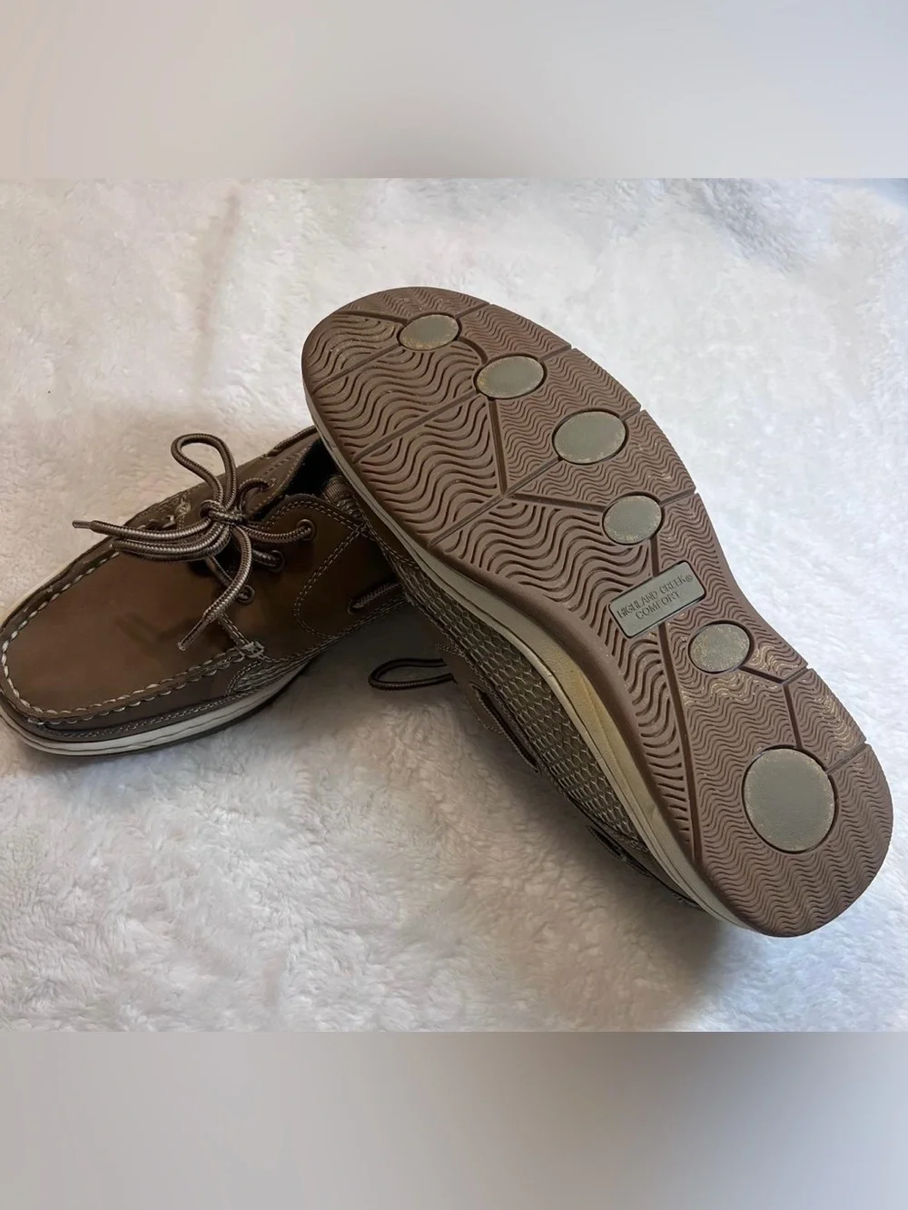 Men's Brown Leather Boat Shoes with Contrast Stitching
